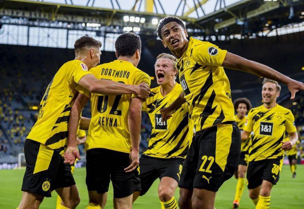 拜仁客战奥格斯堡：凯恩、迪亚斯首发，斯塔尼希奇出战