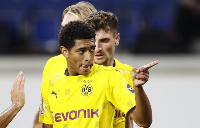 全队表现出 全队表现出