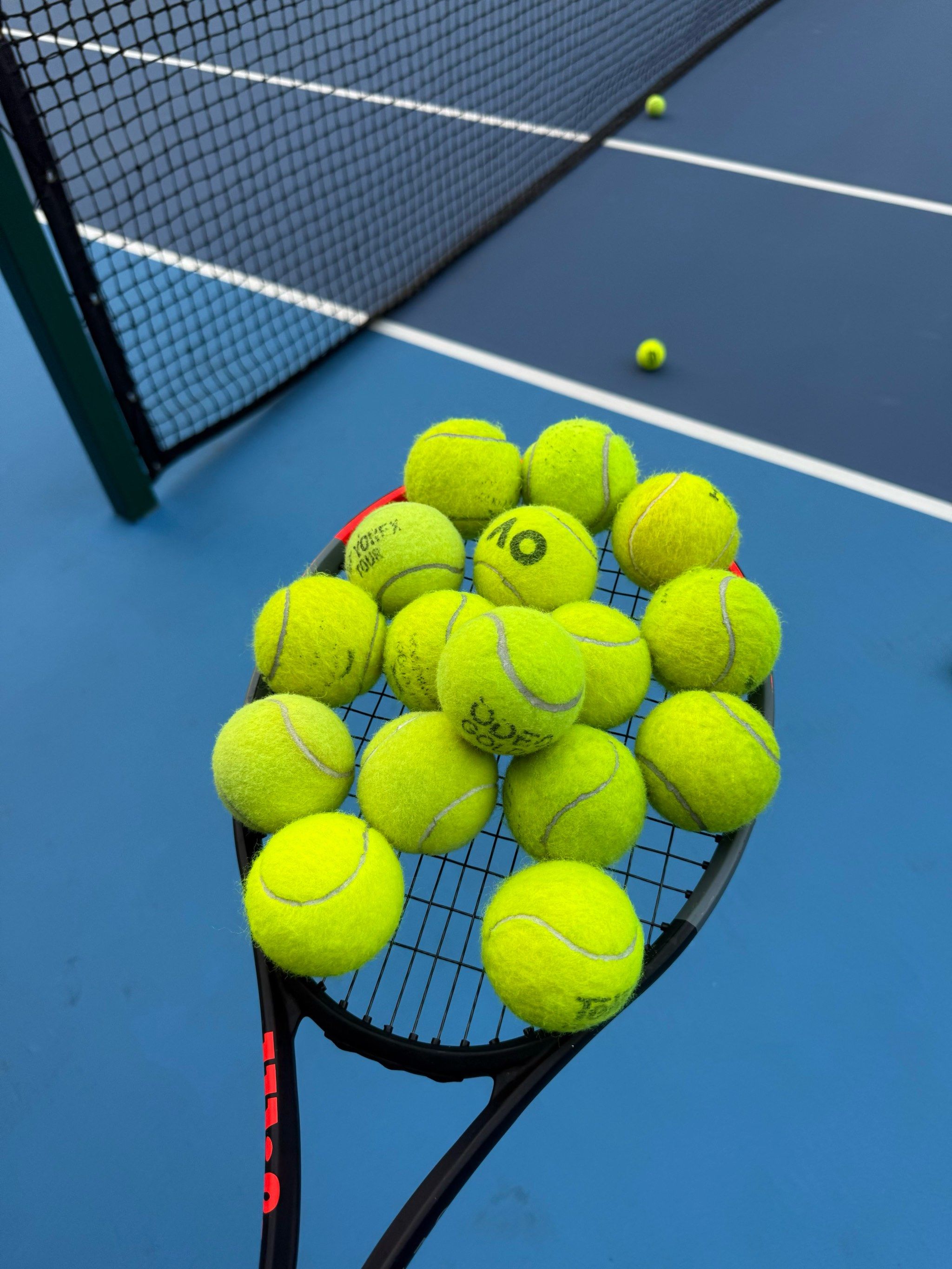 交媒体上转 交媒体上转