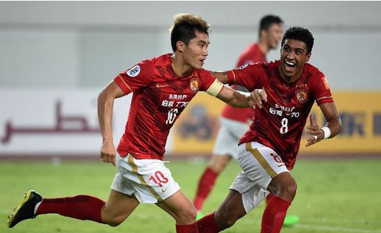 他用持球推 他用持球推